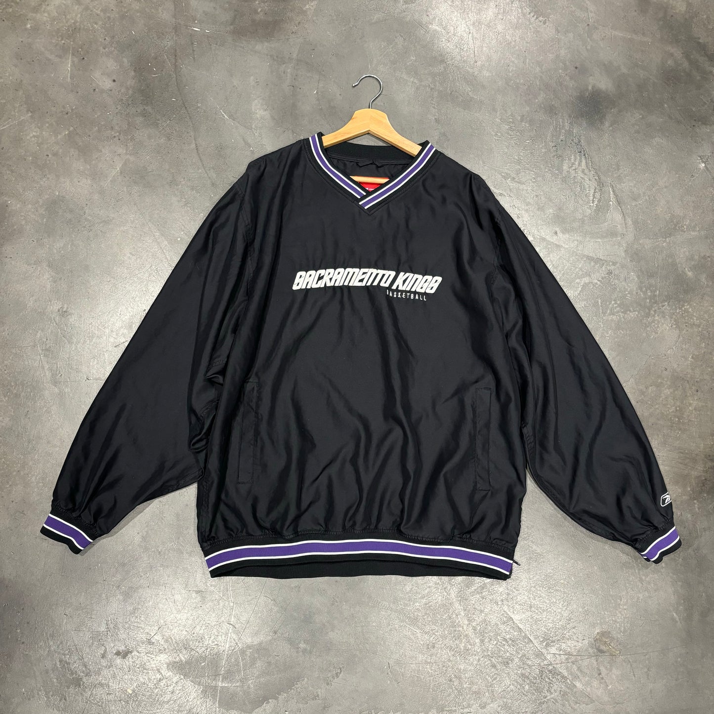 Vintage Sacramento Kings “Spellout” Windbreaker (XL)