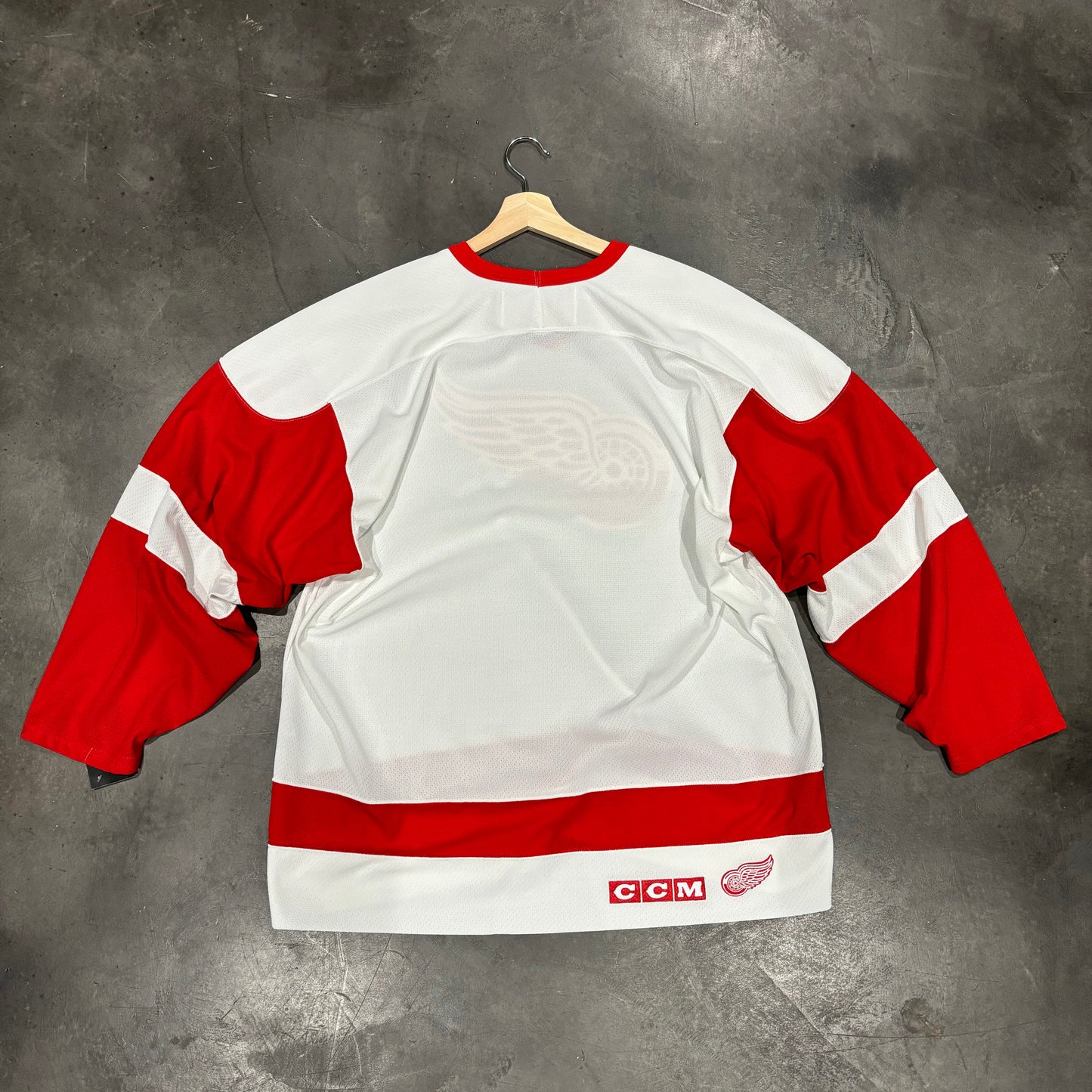 Vintage Detroit Red Wings Hockey Jersey (XL)