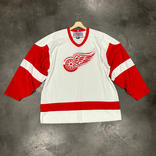 Vintage Detroit Red Wings Hockey Jersey (XL)