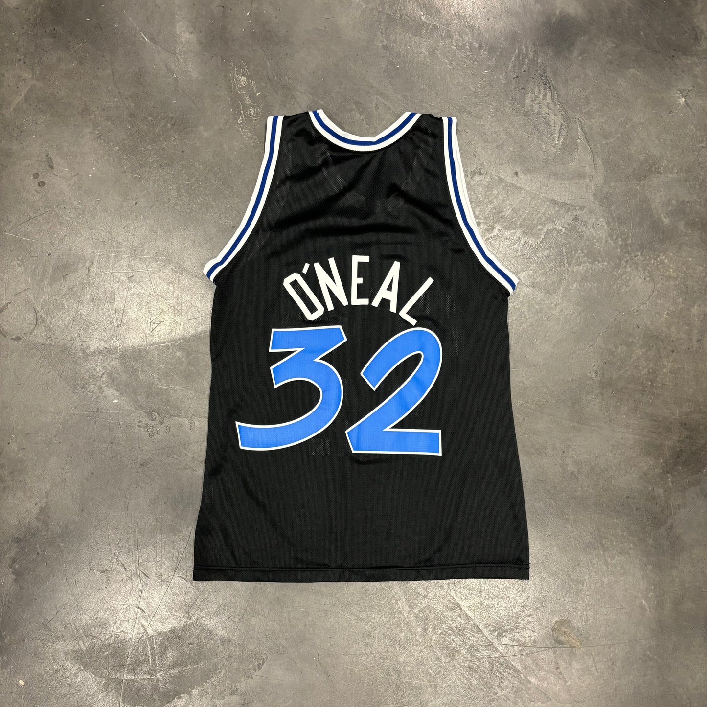 Vintage 90s Orlando Magic Shaquille O'Neal Champion jersey (M)