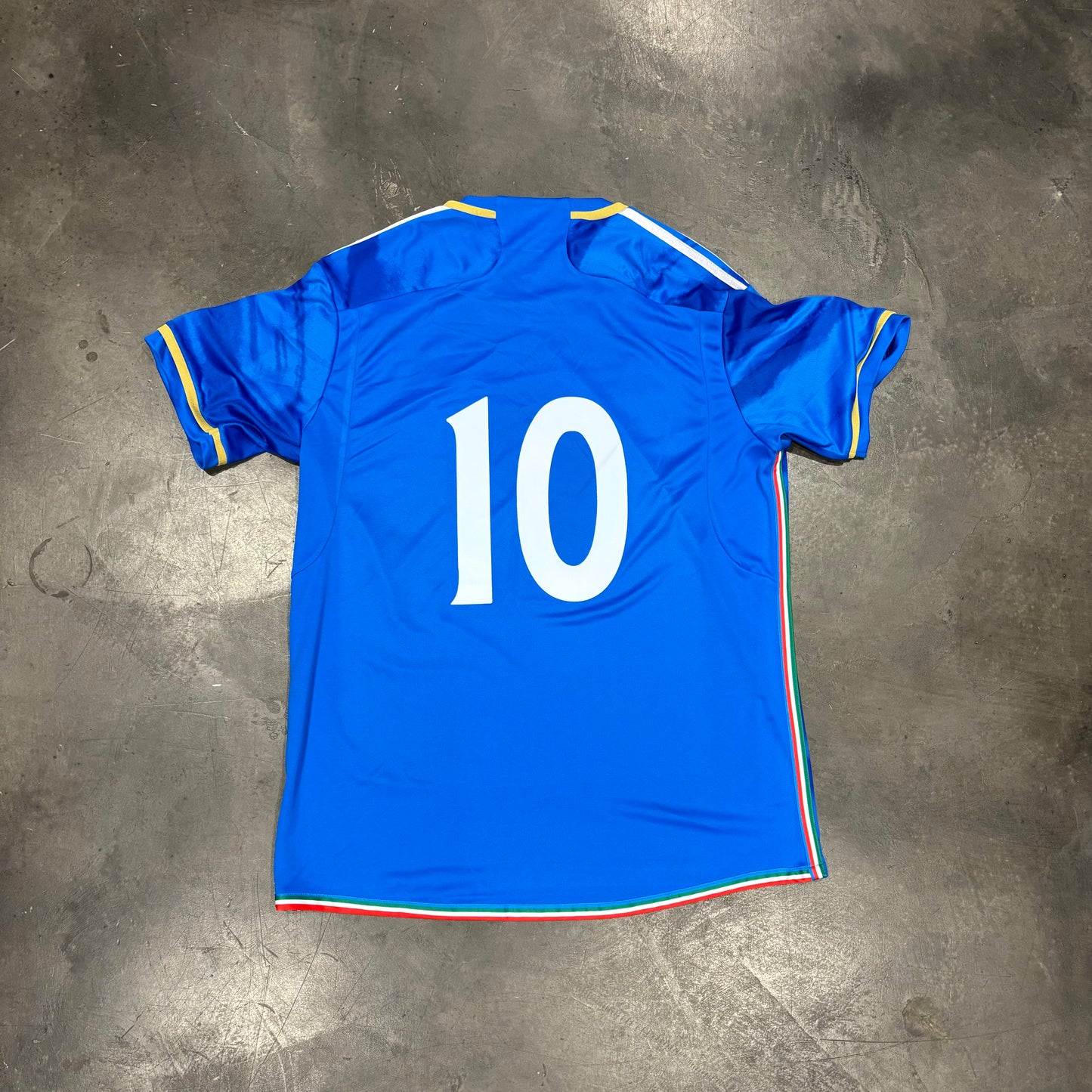 Brand New Adidas Italy National Team Soccer Jersey #10 (L)